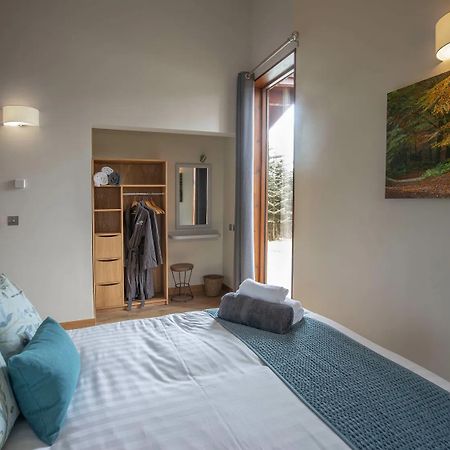 Blackwood Forest Cabins - Forest Holidays Popham Exteriör bild