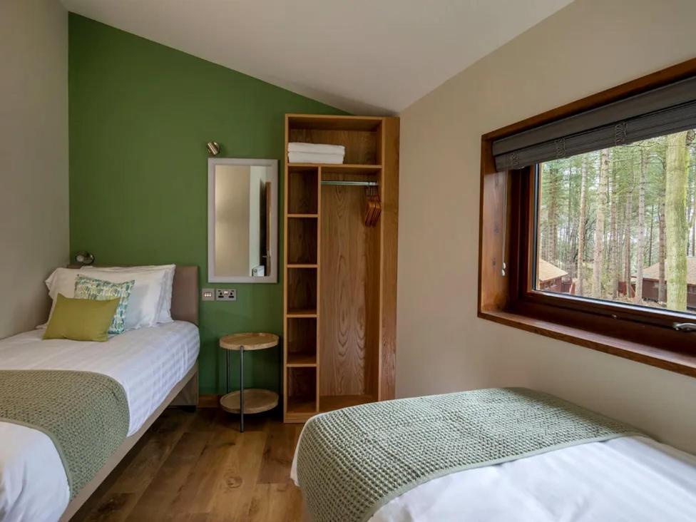 Blackwood Forest Cabins - Forest Holidays Popham Exteriör bild