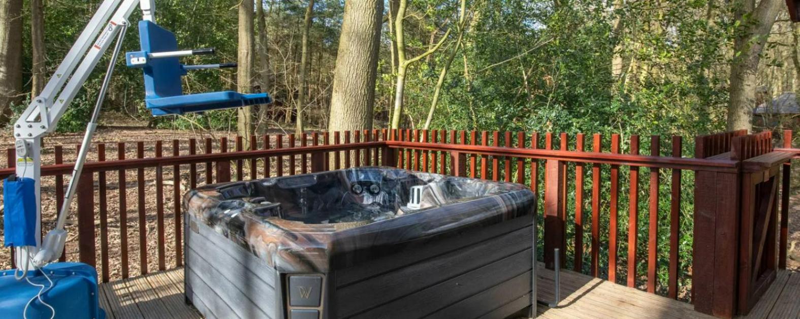 Blackwood Forest Cabins - Forest Holidays Popham Exteriör bild